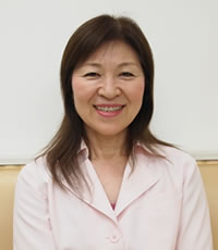 院長：河角小枝子
